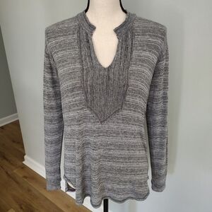 XiRENA Elena Gilbert Style Fitted Top Gray Marled Stripe V-Neck Size S